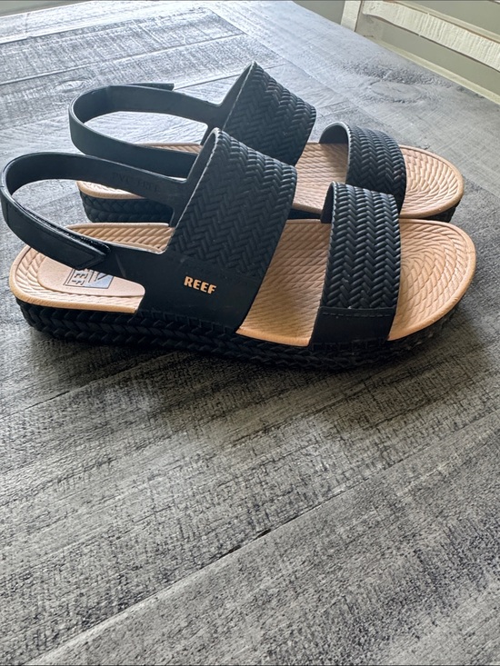 Reef Shoes - Reef Women's Black water Vista  Slingback Sandals  size 8